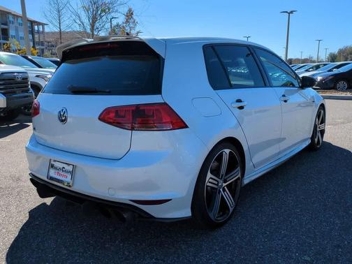 2016 Volkswagen Golf R 4-Door w/DCC & Navigation