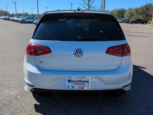2016 Volkswagen Golf R 4-Door w/DCC & Navigation