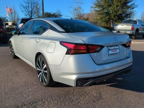 2021 Nissan Altima SR FWD