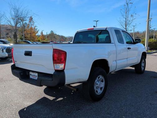 2017 Toyota Tacoma SR