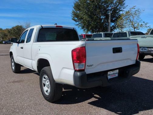 2017 Toyota Tacoma SR