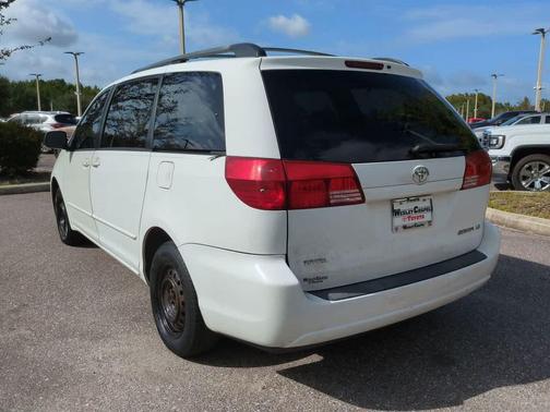 2004 Toyota Sienna LE