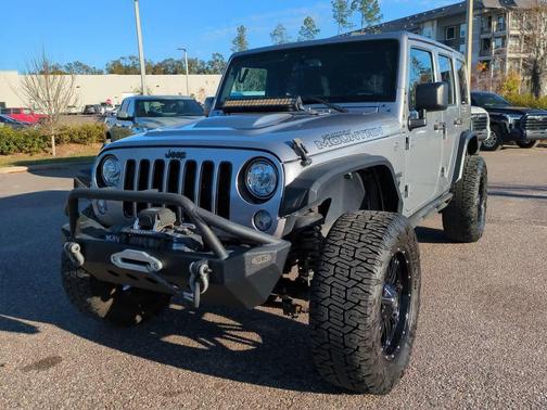 2017 Jeep Wrangler Unlimited Smoky Mountain 4x4