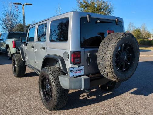 2017 Jeep Wrangler Unlimited Smoky Mountain 4x4