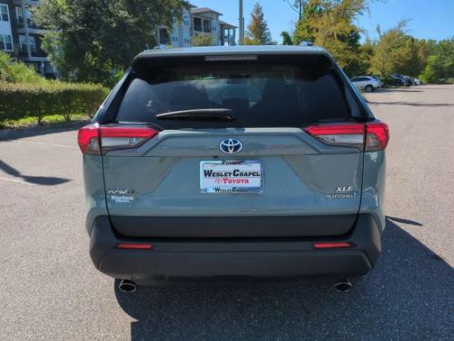 2023 Toyota RAV4 Hybrid XLE Premium