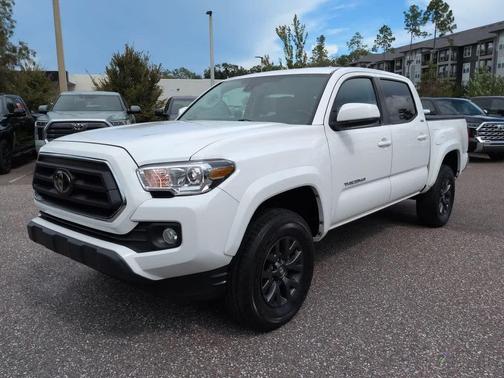 Ice Cap 2023 Toyota Tacoma SR5