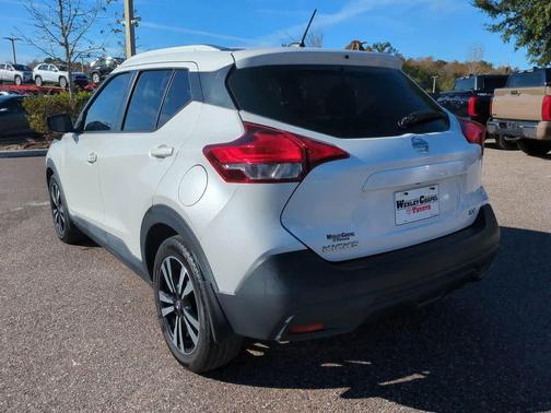 2019 Nissan Kicks SV