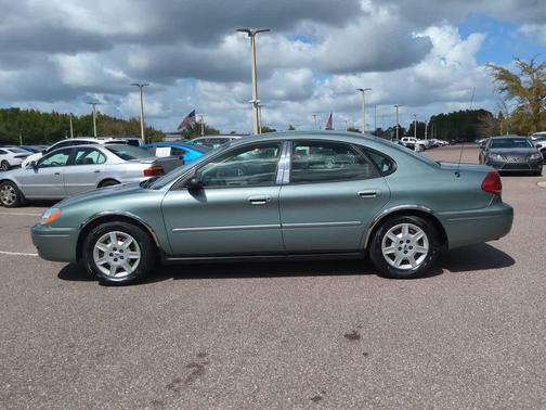 2007 Ford Taurus SE