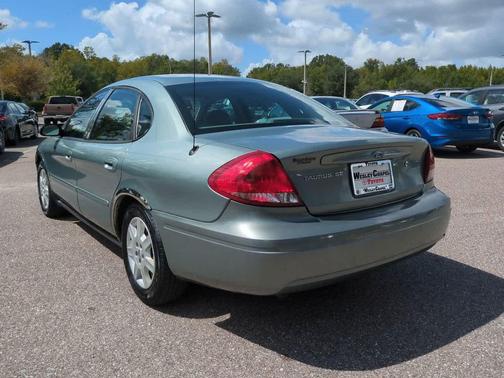 2007 Ford Taurus SE