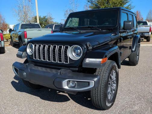 2025 Jeep Wrangler 4-Door Sahara 4x4