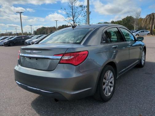 2013 Chrysler 200 Touring