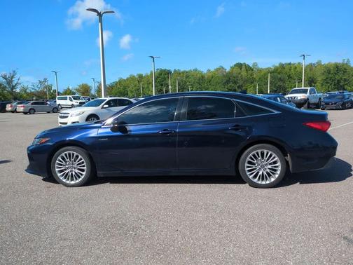 2021 Toyota Avalon Hybrid Limited