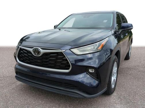 2022 Toyota Highlander LE
