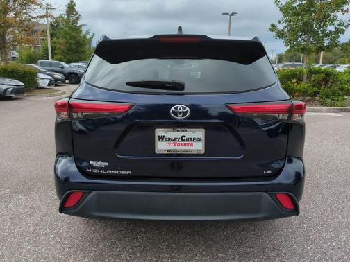2022 Toyota Highlander LE