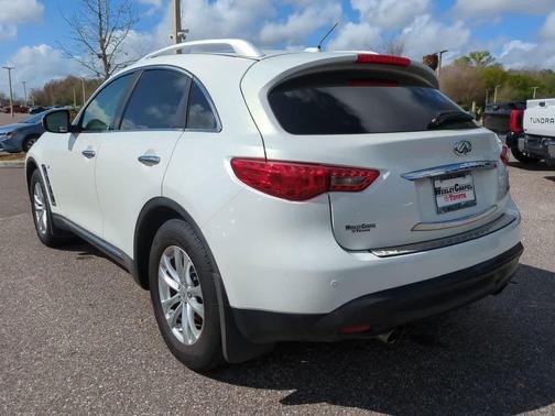 2014 INFINITI QX70 Base