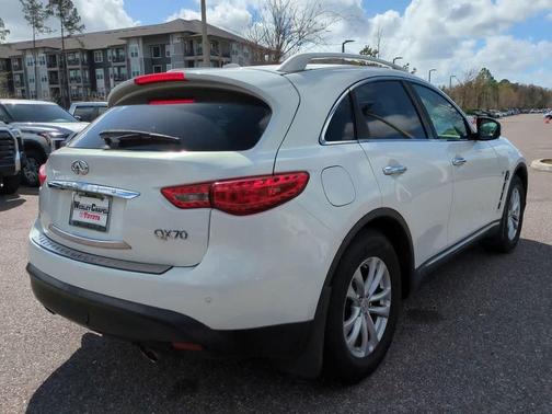 2014 INFINITI QX70 Base