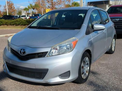 2013 Toyota Yaris LE