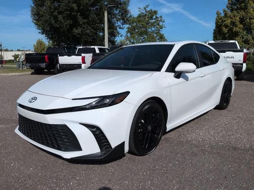 Ice Cap 2025 Toyota Camry SE