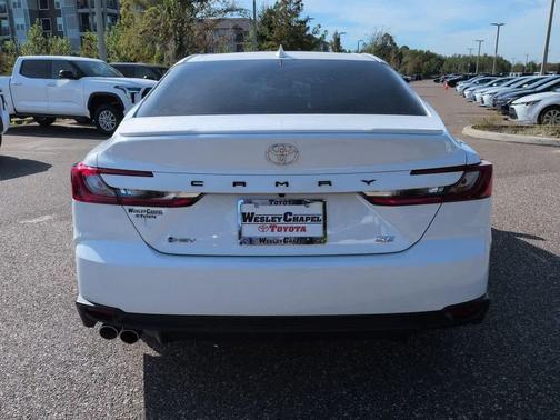 Ice Cap 2025 Toyota Camry SE