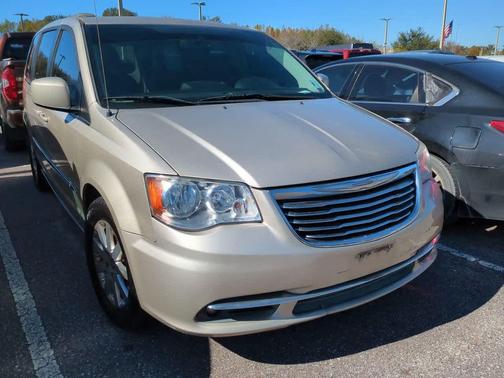 2016 Chrysler Town & Country Touring