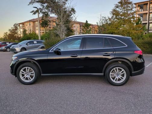 2023 Mercedes-Benz GLC 300 4MATIC