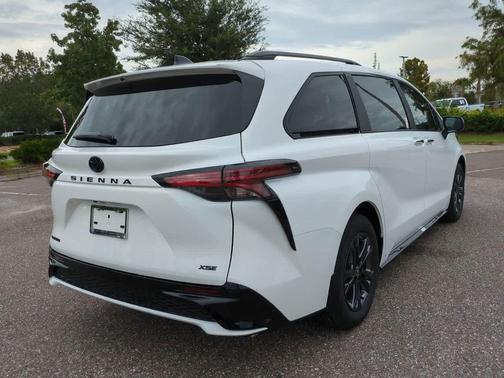 2025 Toyota Sienna XSE 7 Passenger