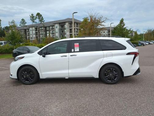 2025 Toyota Sienna XSE 7 Passenger