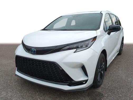 2025 Toyota Sienna XSE 7 Passenger