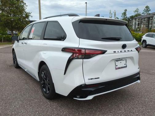 2025 Toyota Sienna XSE 7 Passenger