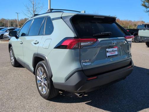2021 Toyota RAV4 XLE Premium
