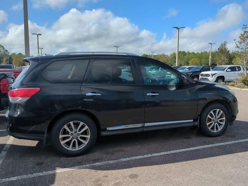 2016 Nissan Pathfinder SL