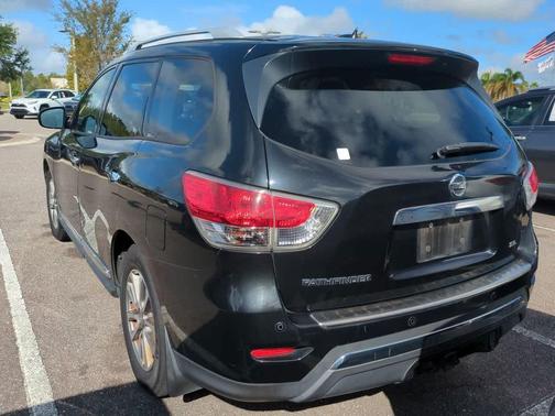 2016 Nissan Pathfinder SL