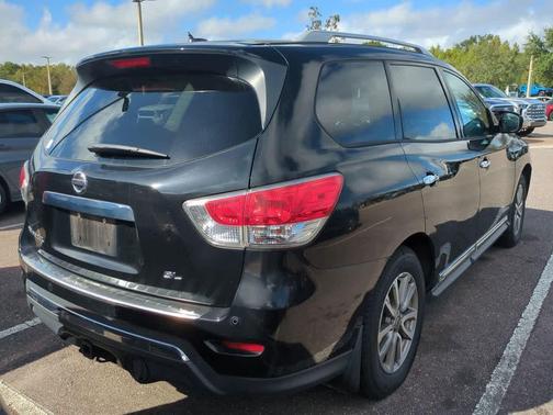 2016 Nissan Pathfinder SL