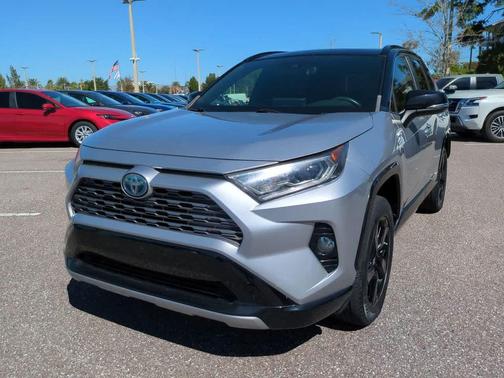 2019 Toyota RAV4 Hybrid SE