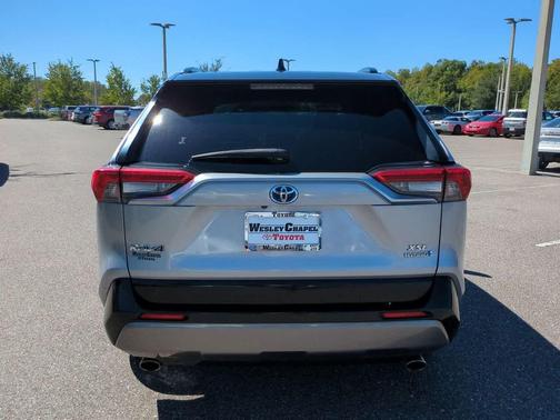 2019 Toyota RAV4 Hybrid SE