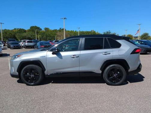2019 Toyota RAV4 Hybrid SE