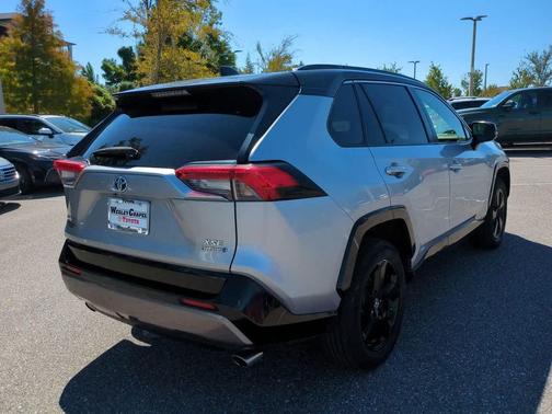 2019 Toyota RAV4 Hybrid SE
