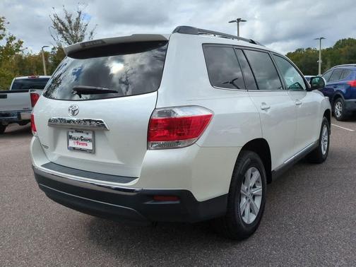 2013 Toyota Highlander SE