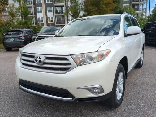 2013 Toyota Highlander SE