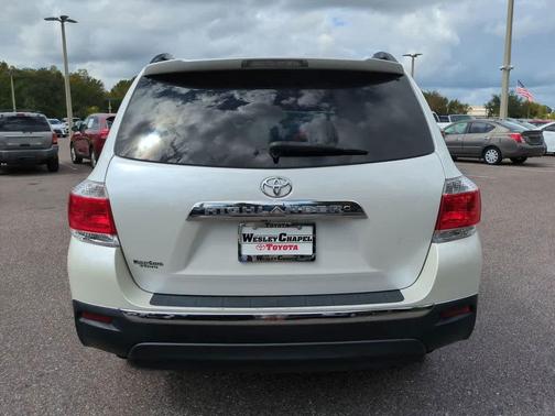 2013 Toyota Highlander SE
