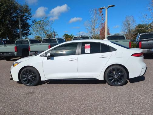 2026 Toyota Corolla Hybrid SE