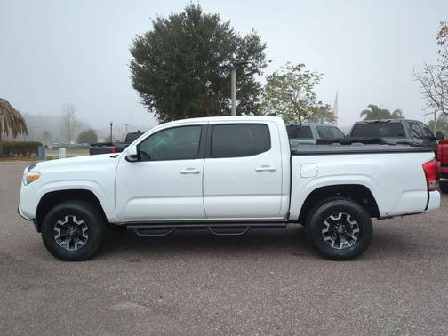 2016 Toyota Tacoma SR