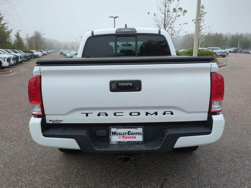 2016 Toyota Tacoma SR