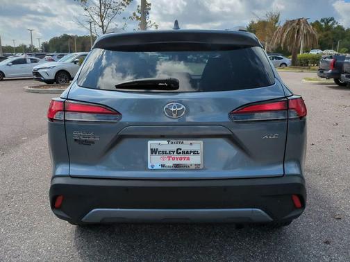 2023 Toyota Corolla Cross XLE