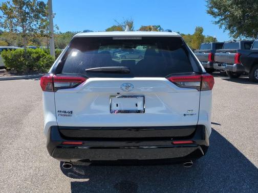 2025 Toyota RAV4 Hybrid SE