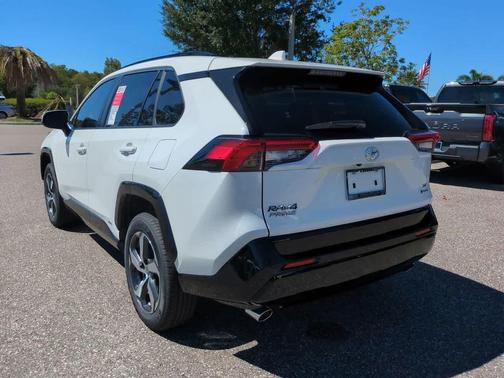 2025 Toyota RAV4 Hybrid SE