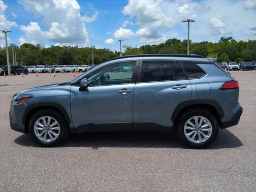 2024 Toyota Corolla Cross LE
