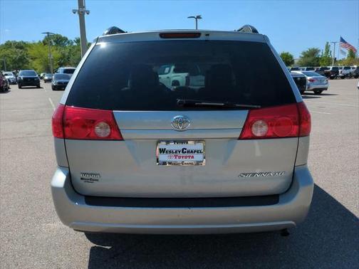 2010 Toyota Sienna XLE
