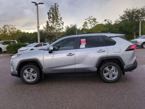 2025 Toyota RAV4 Hybrid XLE