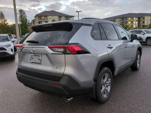 2025 Toyota RAV4 Hybrid XLE